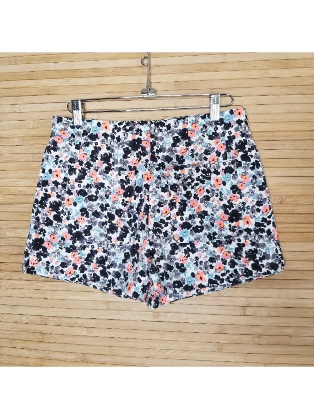 JOA LOS ANGELES floral Flowers Zipper Shorts Women's size Medium side zip